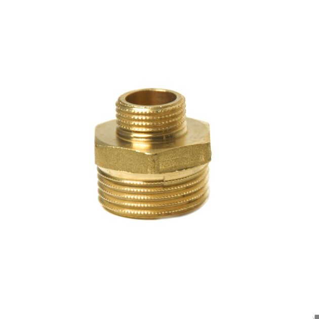 Nipplo ridotto in ottone  (245)  da  1/2 x 1/4